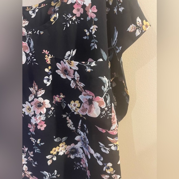 Floral Blouse - Picture 3 of 4